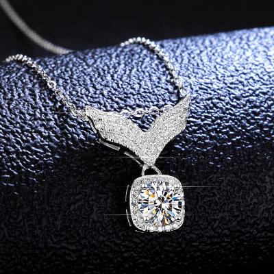 China CLASSIC 1 Carat Moissanite Necklace Wedding Four Leaf Clover Stone Pendant Necklace 925 Sterling Silver Choker Yellow Gold Moissanite for sale