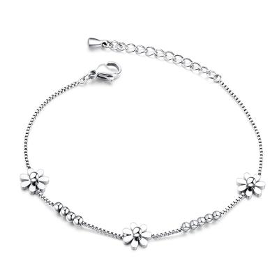 China FASHIONABLE Exquisite Small Daisy Bracelet Stainless Steel Fashion Jewelry Charm Ladies Bracelet Jewelry for sale