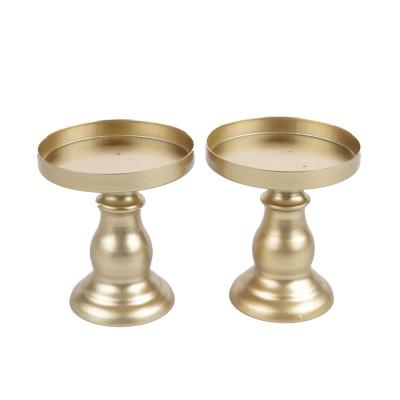 China Interior Decoration Decorative Golden Iron Cake Stand Small Wedding Props for sale