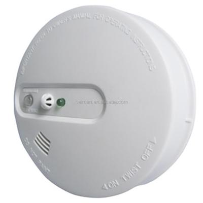 China Detect smoke 9V battery, AC110V/120V/220V/230V/240V smoke detector, wireless interconnect, test and silence button silence function for sale