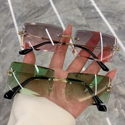 China Women's Crystal Texture Glasses Without Border Sunglasses Diamond Cut Retro Vintage Sunglasses Fashion Sun Glasses for sale