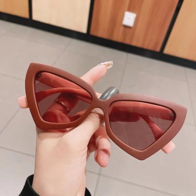 China Cat Eye Women Sunglasses Fashion Blue Yellow Eyewear Retro Shading Men UV400 Tensing Polygon Sun Glasses for sale