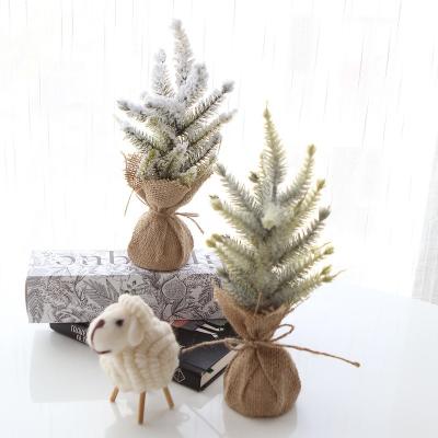 China Fashional Mini Artificial Pine High Quality Indoor And Outdoor Christmas Party Decor Plants Greenery Pine Tree With Snow for sale