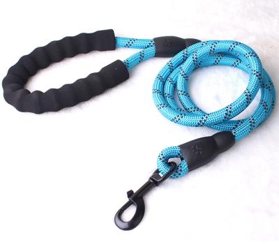 China Highly Strong Reflective Round Padded Nylon Rope Dog Leash With Comfortable Padded Handle for sale