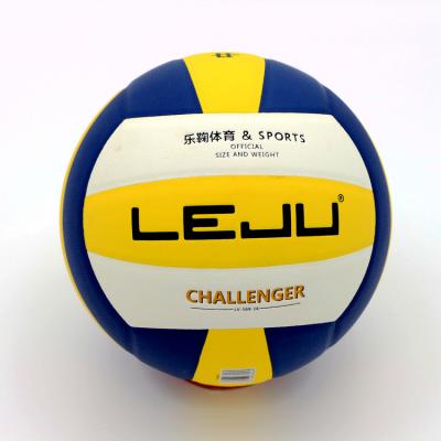 China Custom LOGO Play Beach Volleyball Size 5 School Use For Competition sports Training en venta