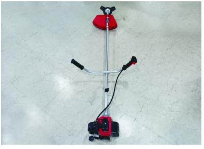 中国 900W 2打撃のブラシ カッター31.5CCは冷却される装置の空気の切断を草でおおう 販売のため