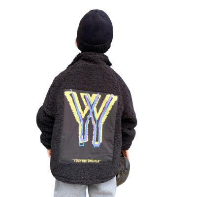 China Kids Windproof Plush Baby Coat Boys Winter Thick Warm Fleece Jackets With Letters for sale