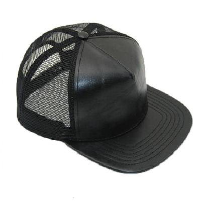 China COMMON Black PU Leather Brim 5 Panel Trucker Hat & Mesh Hat Snapback Cap Flat Polyester & PU Leather Outdoor Sport 5 Panel Hat Plain for sale