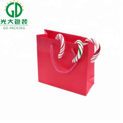 China Recyclable Cheap Custom Printed Luxury Retail Paper Shopping Bag for sale