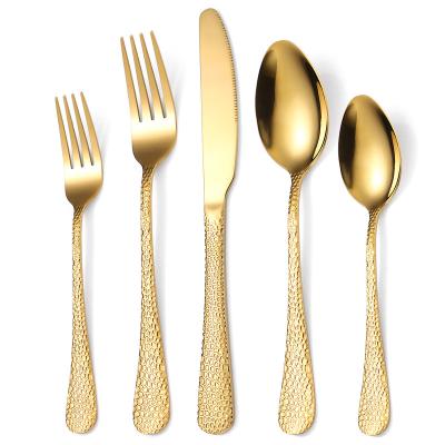 China Modern Jieyang Cutlery Manufacturer Gold Plated Silverware Hammered Handle Spoon Flatware for sale