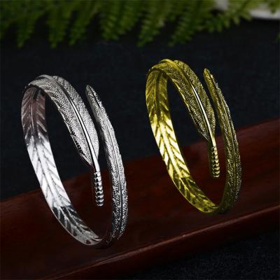 China Fashion Casual/Sporty Women Gold Plated Adjustable Feather Bangle Fashion Retro Angel Bangle Bracelet Bangle for sale