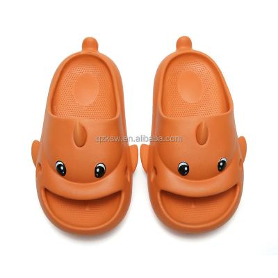 China Light Multiple colors cartoon animal Cute globefish Non-slip Soft  EVA Garden Clogs & mules slipper Shoes for kids beach for sale