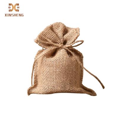 China Xmas Logo Printing Burlap Drawstring Pouch Christmas Gift Burlap Drawstring Pouch Candy Treat Jute Bag for sale