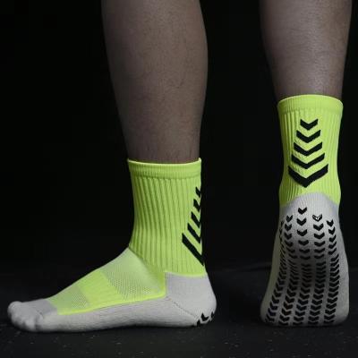 China Breathable Custom Anti Slip Soccer Non Slip Outdoor Breathable Striped Soccer Grip Socks Soccer Men Socks for sale