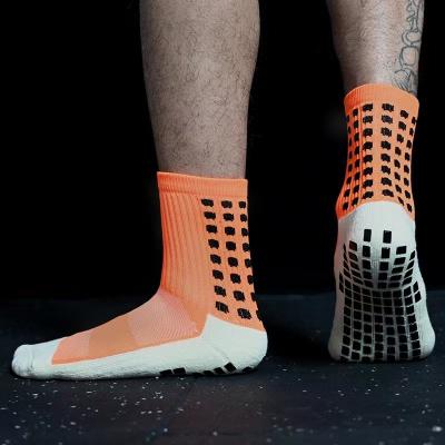 China 2022 New Design Breathable Anti Slip Socks Non Slip Football Sports Sport Soccer Grip Socks For Men for sale