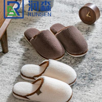 China Fashion Trend New Arrival Winter Cotton Indoor Warm Slippers Soft Bottom Warm Light Slippers For Couples for sale