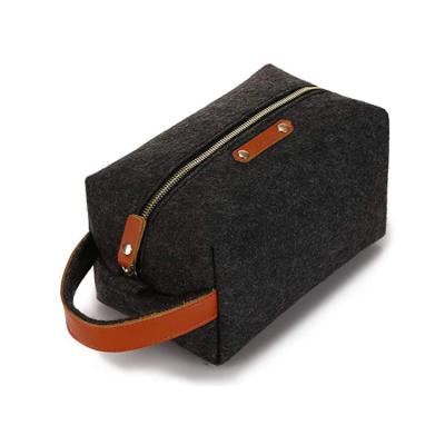 China Fashion Custom Felt Bag Organizer Purse Insert Felt Cosmetic Bag Zipped Handbag Organizer for sale