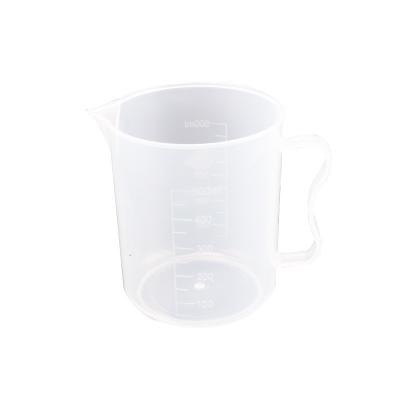 China Viable manufacturers direct food grade plastic measuring cup, milk tea shop with a handle measuring container pp mixing cup for sale