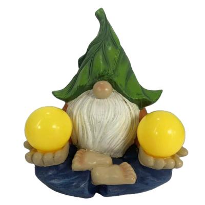 China Cartoon Meditative Collectible Handmade Creative Country Figurines Resin Craft Decor Europe Garden Elf Solar Solar Ornament for sale