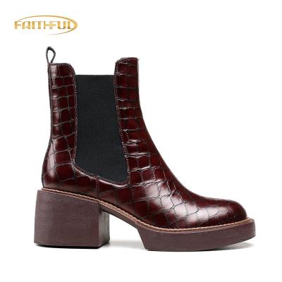 China Waterproof Custom Winter Fashion Women Platform Martin Leather Boots Lady Trending Heels For Ladies 2022 Designer Chelsea Heels for sale