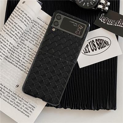 China Custom Simple Retro Shockproof Factory Niche Samsung Flip Folding Zflip 3 Approval Mobile Phone Case Suitable For Couples Shell Men And Women for sale