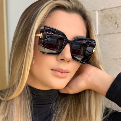 China Fashion Sunglasses Fashion Big Metal Frame Butterfly Punk Women Sunglasses Oversized Gradient Polarized Glass For Women for sale