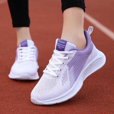 China 2022 New Design Mesh Anti-odor Shoes OEM Breathable Unique Soft Green White Logo Sneaker Top Large Size Women Tennis Sneakers for sale