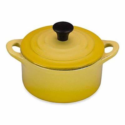 China 22cm Universal Cast Iron Cooking Pot Viable Lemon Yellow Enamel Stock Pot for sale