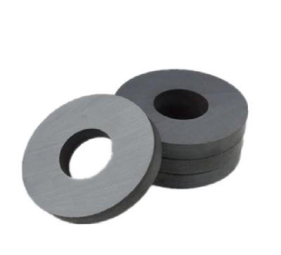 Chine Anneau magnétique adapté aux besoins du client de ferrite de Louderspeaker d'anti corrosion d'OEM Ring Ferrite Magnets Y35 à vendre