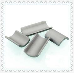 China OEM Ferrite Segment Magnet For Seater Motor hard Type Arc Sheet Shape for sale