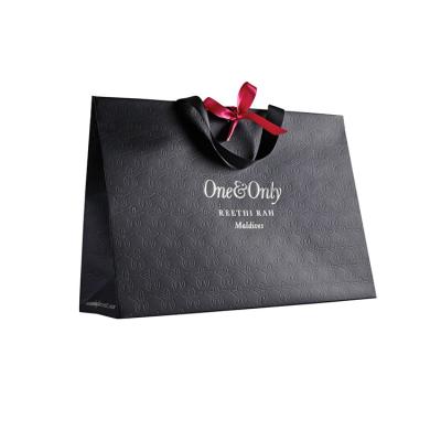 China Recyclable Printing Christmas Custom Cosmetic Gift Packaging Paper Bags With Your Own Logo for sale