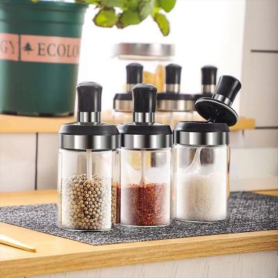 China Viable Kitchenware Clear Seasoning Salt Pepper Bottles Glass Shaker Bottle Jam Spice Jar Container With Spoon for sale