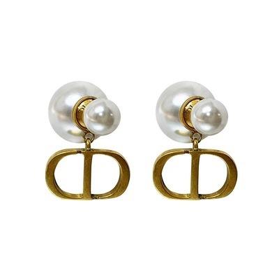 China CLASSIC 925 Sterling Silver Pearl Earrings Shell Pearl Drop Letter Dangle Earrings Big Pearls Stud Earrings Jewelry Gifts For Women for sale