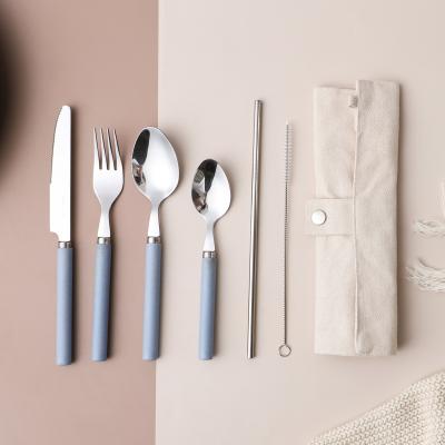 China Wheat Straw Handle Stainless Steel Flatware Sustainable Eco Friendly Reusable Blue Camping Portable Cutlery Set 6 for sale