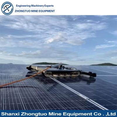 China Equipamento de limpeza fotovoltaica solar Robô de limpeza automático de painéis solares com controle remoto à venda