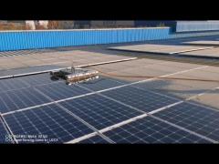 Solar panel cleaning machine with water