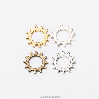 China Fashionable Small Steampunk Gears Charms Pendant DIY Jewelry Making for sale