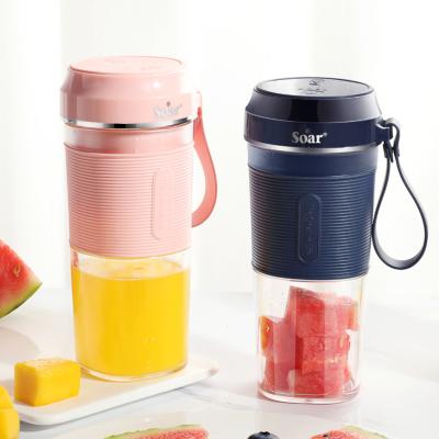 China Hot sale mini kitchen appliances juicer machine easy handling juicer for sale