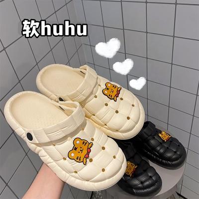 China New Arrival Anti-slippery Unisex Garden Shoes Charms Outdoor Walking Style Clogs Half Mules Shoes For Women Sandals for sale