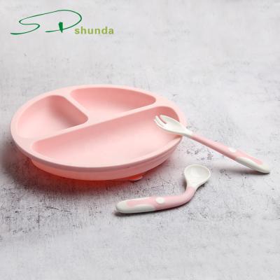 China BPA Maker Custom Suction Kids Baby Table Non-Slip Eco-Friendly Silicone Free Soft Dish With Spoon Set for sale