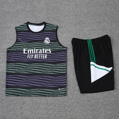 Chine Le gilet 100% de formation du football de tissu de polyester a placé le gilet à séchage rapide de pratique en matière du football à vendre