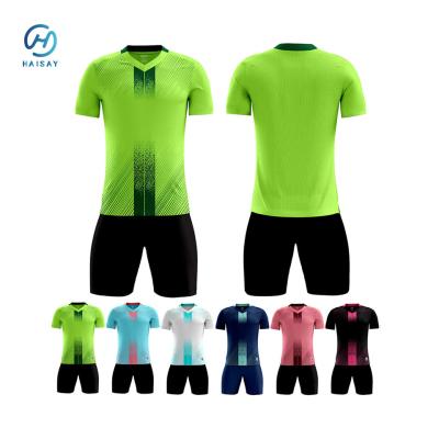 Chine Kit de football personnalisé version fan Jersey Shorts et chaussettes pour une performance optimale à vendre