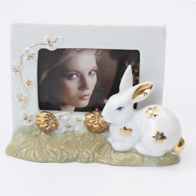 China Moden Design Home Decor Hotel Decoration Cute Rabbit Hand Painting Ceramic Picture Frame For Home Decoration for sale