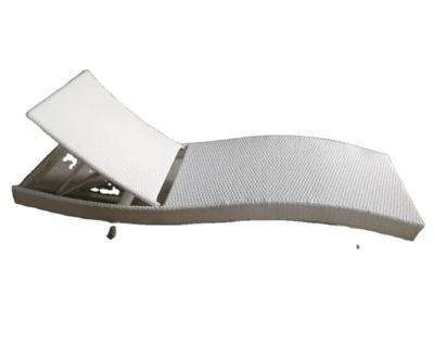 China Hot selling poly rattan wicker outdoor pool chair chaise lounges---6128 en venta