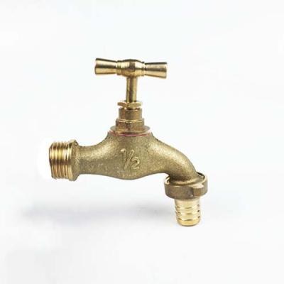 China 1 / 2-3 / 4 Kitchen Brass Faucet With Interface Single Handle Wall Mounted Te koop