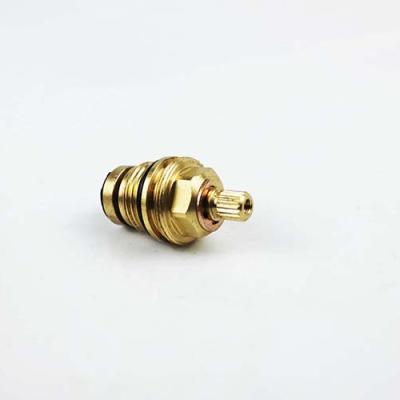 Cina Graphic Design Brass Pipe Fittings Ceramic Disc Brass Tap Valve Cartridge Modern in vendita