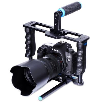 China Punho horizontal do equipamento dois de alumínio da estabilização da gaiola DSLR da câmera à venda