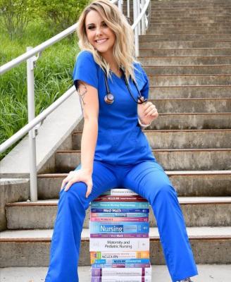 China Women Hospital Scrubs Medical Set With Multi Pocket Cargo Pants V-Neck Top And Panties Scrubs Set Nurse Uniform for sale