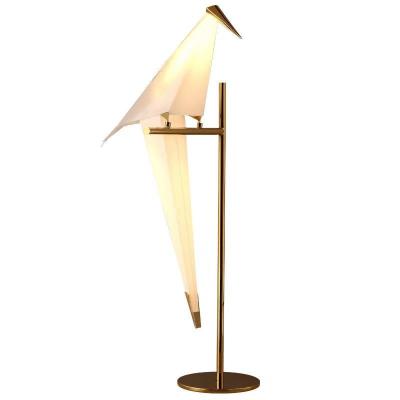 China Creative Adjustable Bird Design LED Bird Table Light Hotel Restaurant Lobby Bedroom Metal Gold Floor Lamp for sale