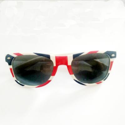 China Fashion Sunglasses China Factory Good Sale CE 400 UV Flag Heat Print Sunglasses With Custom Logo for sale